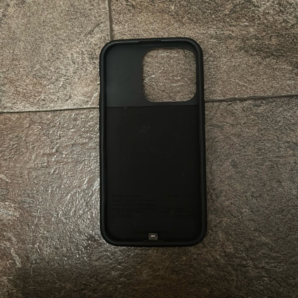 IPhone 13 battery pack charger
